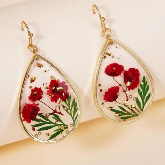 Boho Pressed dried red flower resin drop shaped gold leaf dangle Earrings 2/$30 - Picture 6 of 11